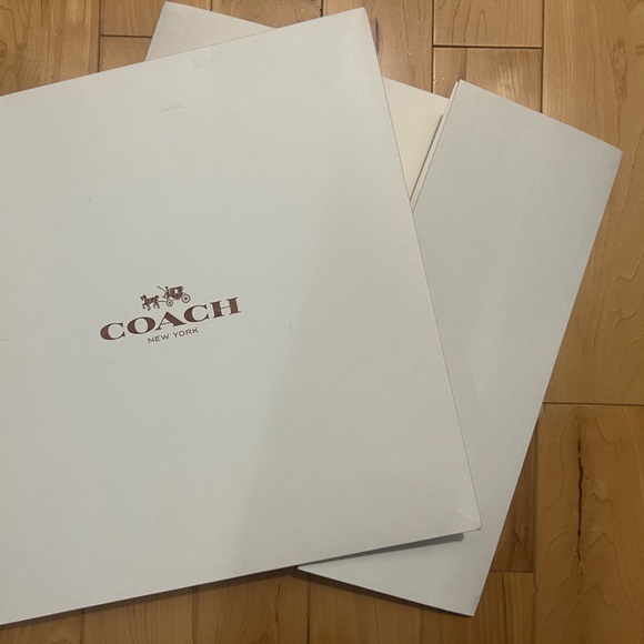 COACH | Gift boxes - Picture 4 of 6